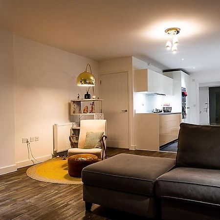 Exquisite Cozy House, Close To Train Station And Amenities Harold Wood Kültér fotó
